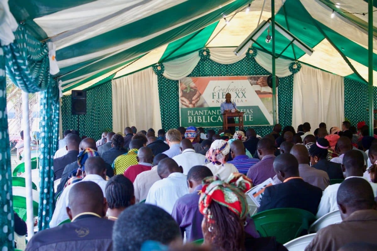 Preletores da Conferência Fiel